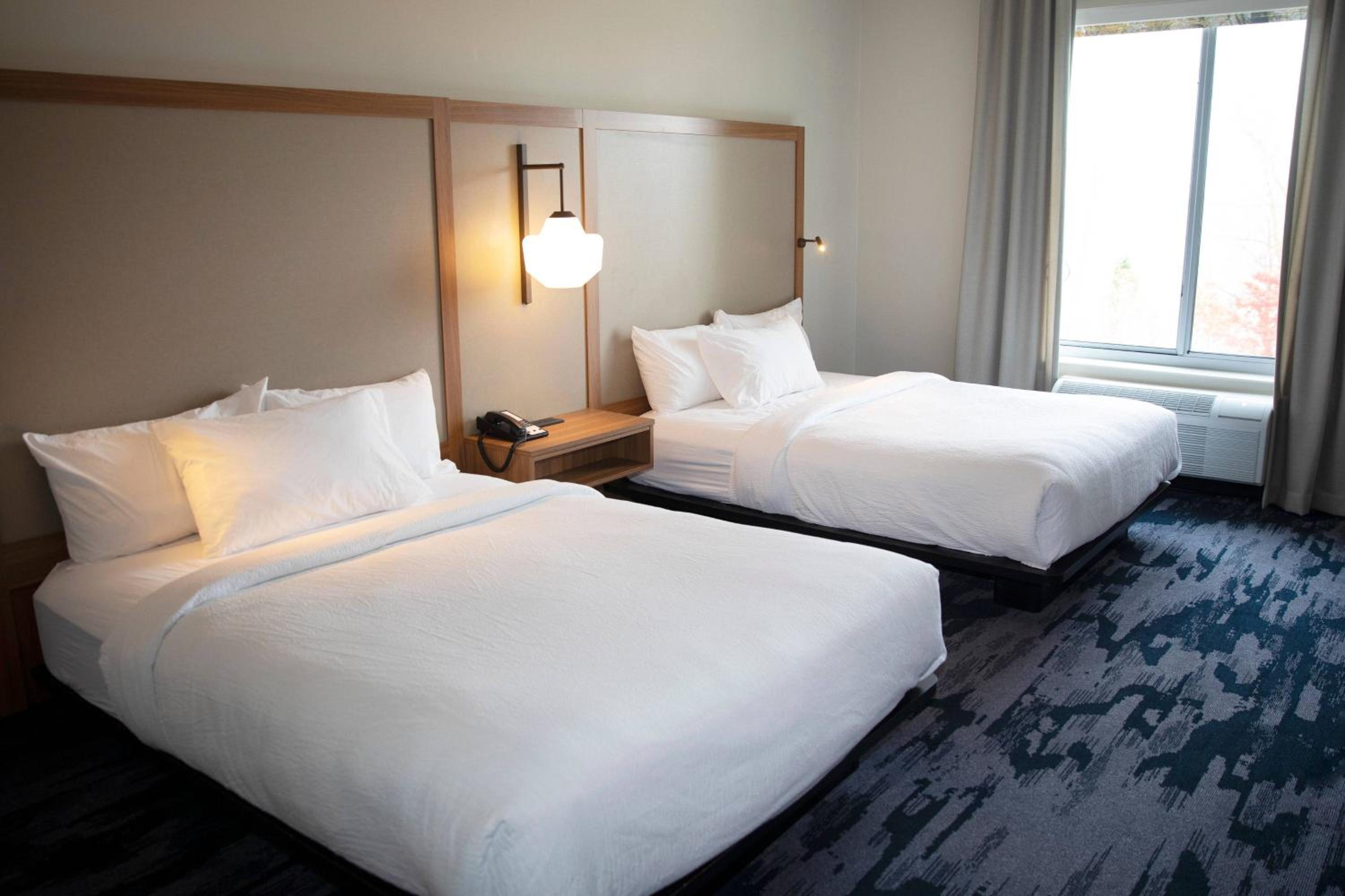 fairfield inn and suites by marriott marquette