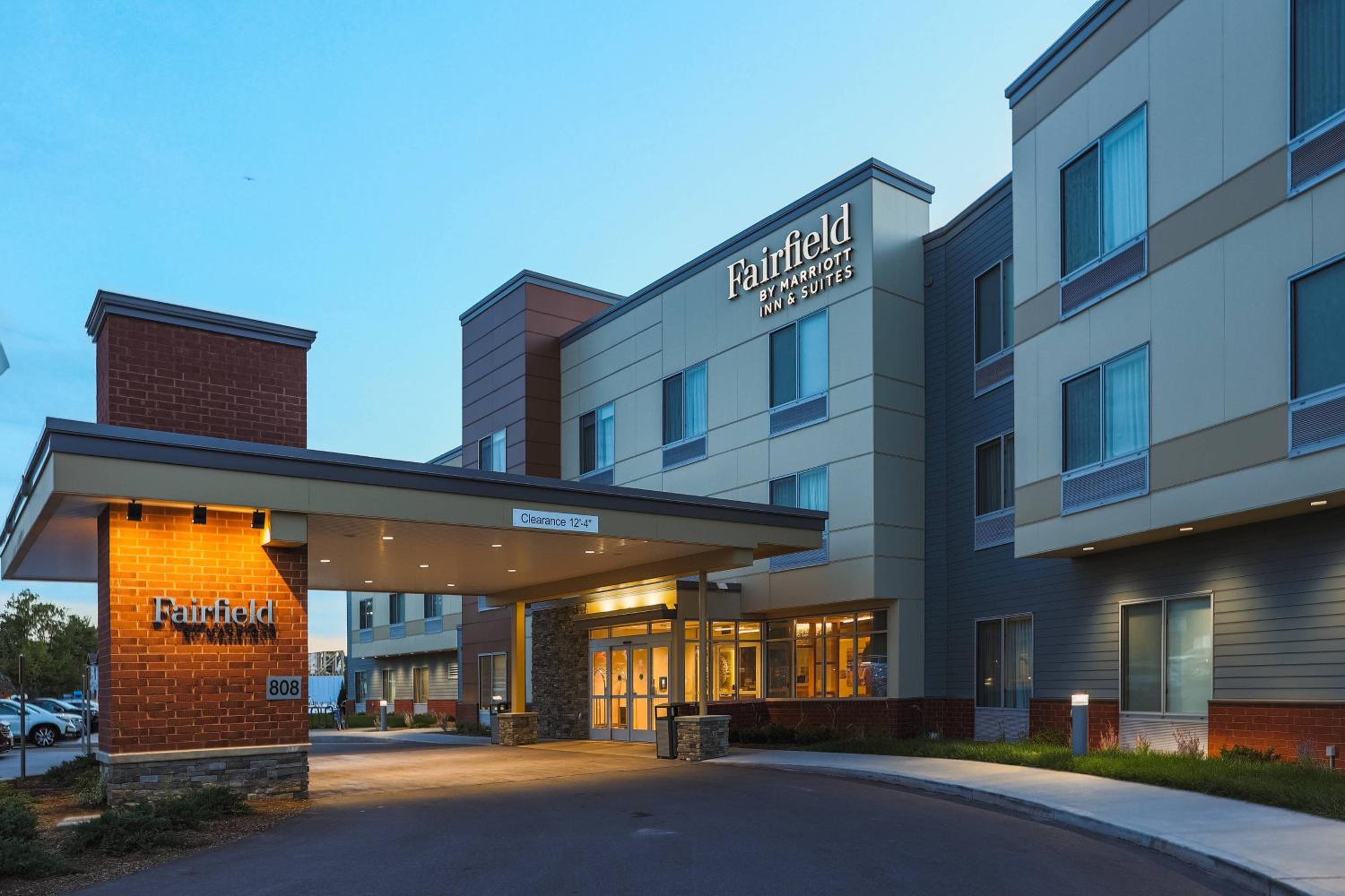 fairfield inn and suites by marriott marquette