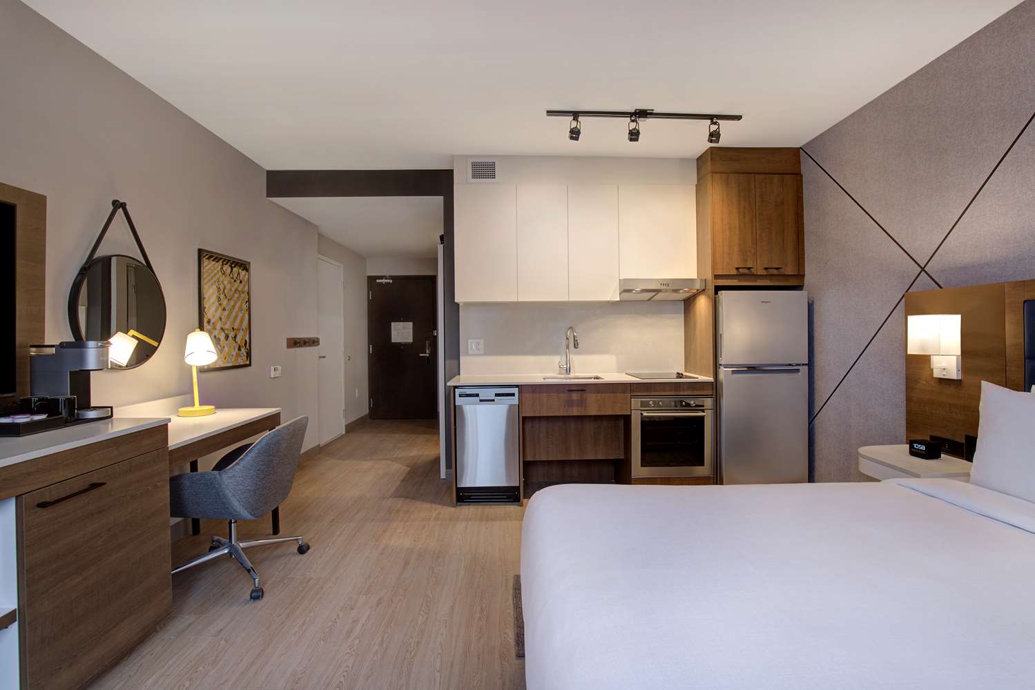 hampton inn by hilton montreal downtown