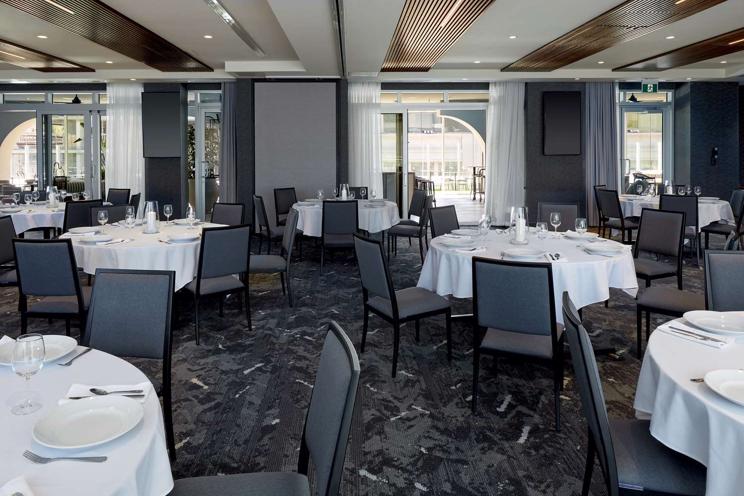 hampton inn by hilton montreal downtown