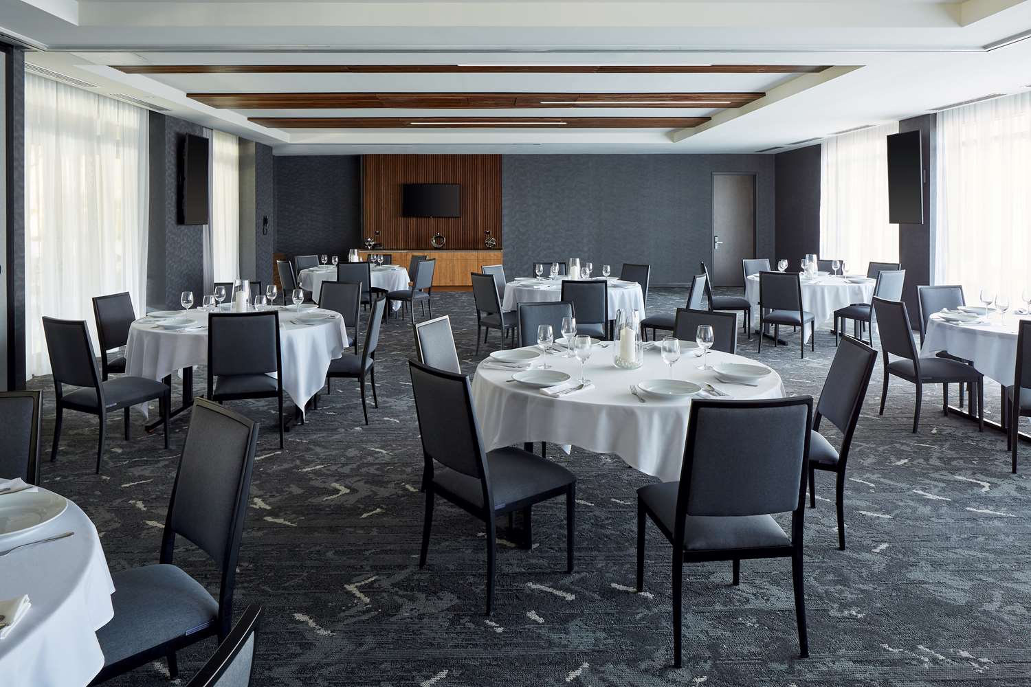 hampton inn by hilton montreal downtown