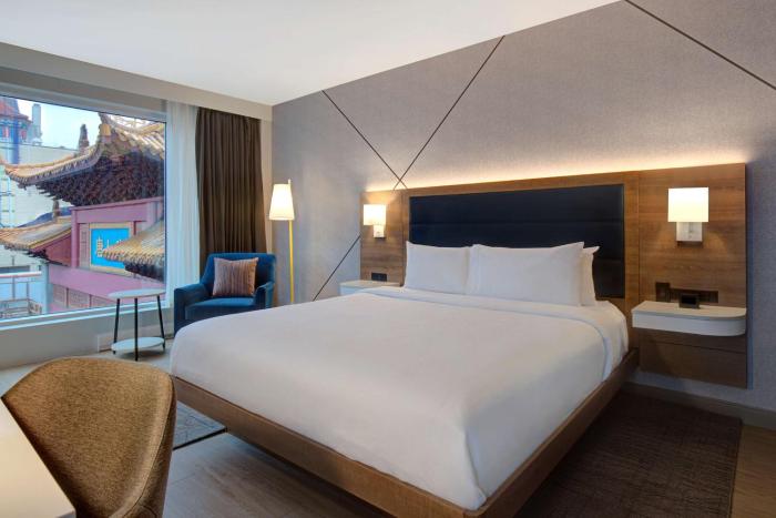 hampton inn by hilton montreal downtown