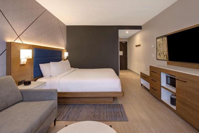 hampton inn by hilton montreal downtown