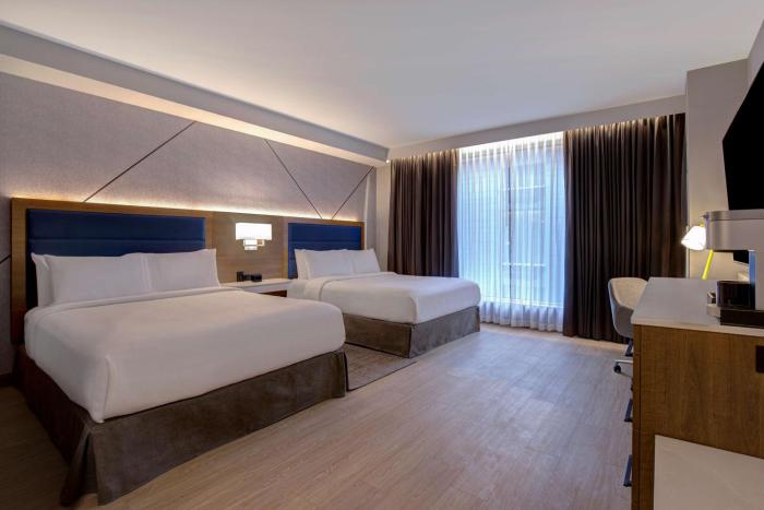 hampton inn by hilton montreal downtown