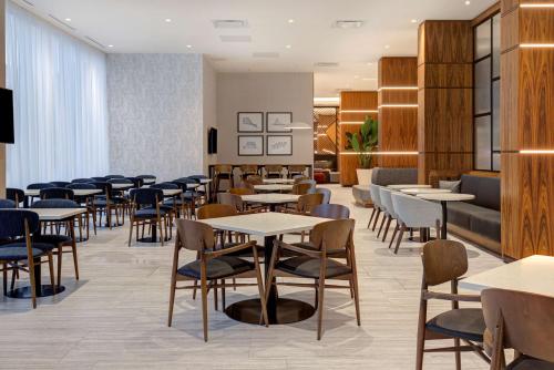 hampton inn by hilton montreal downtown