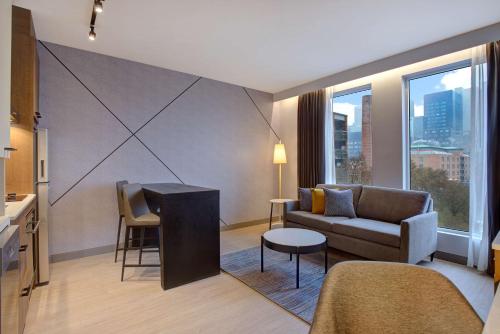 hampton inn by hilton montreal downtown