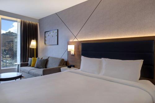 hampton inn by hilton montreal downtown