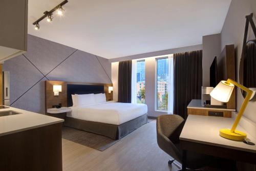hampton inn by hilton montreal downtown
