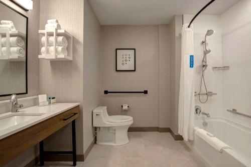 hampton inn by hilton montreal downtown