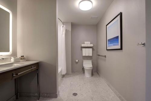 hampton inn by hilton montreal downtown