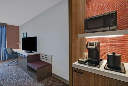 hilton garden inn madison huntsville airport
