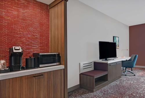 hilton garden inn madison huntsville airport
