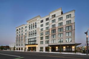 the memphian a tribute portfolio hotel