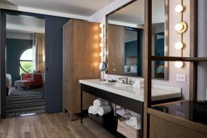 the memphian a tribute portfolio hotel