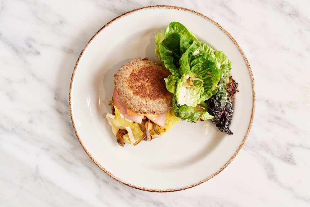 the memphian a tribute portfolio hotel