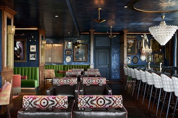 the memphian a tribute portfolio hotel