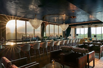 the memphian a tribute portfolio hotel