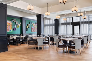 the memphian a tribute portfolio hotel