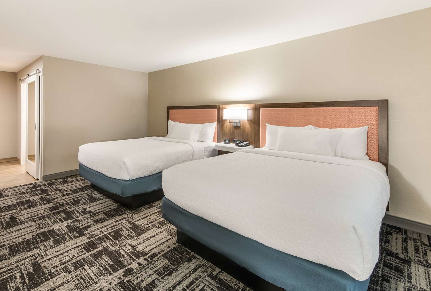 hampton inn and suites benton harbor