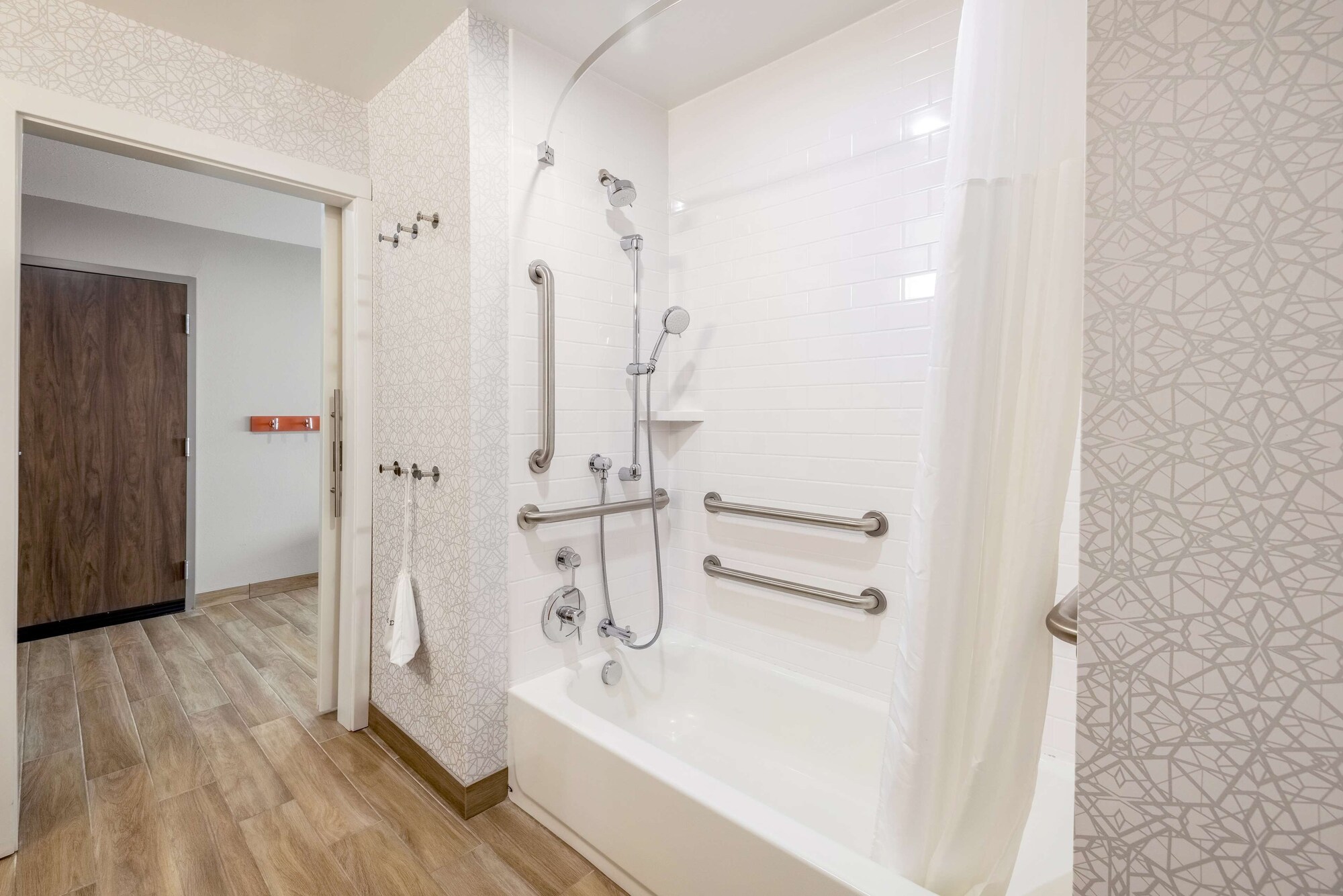 hampton inn and suites benton harbor