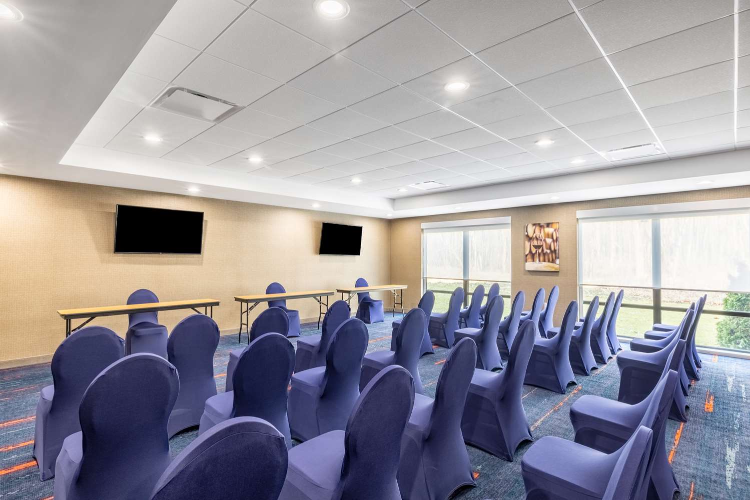 hampton inn and suites benton harbor