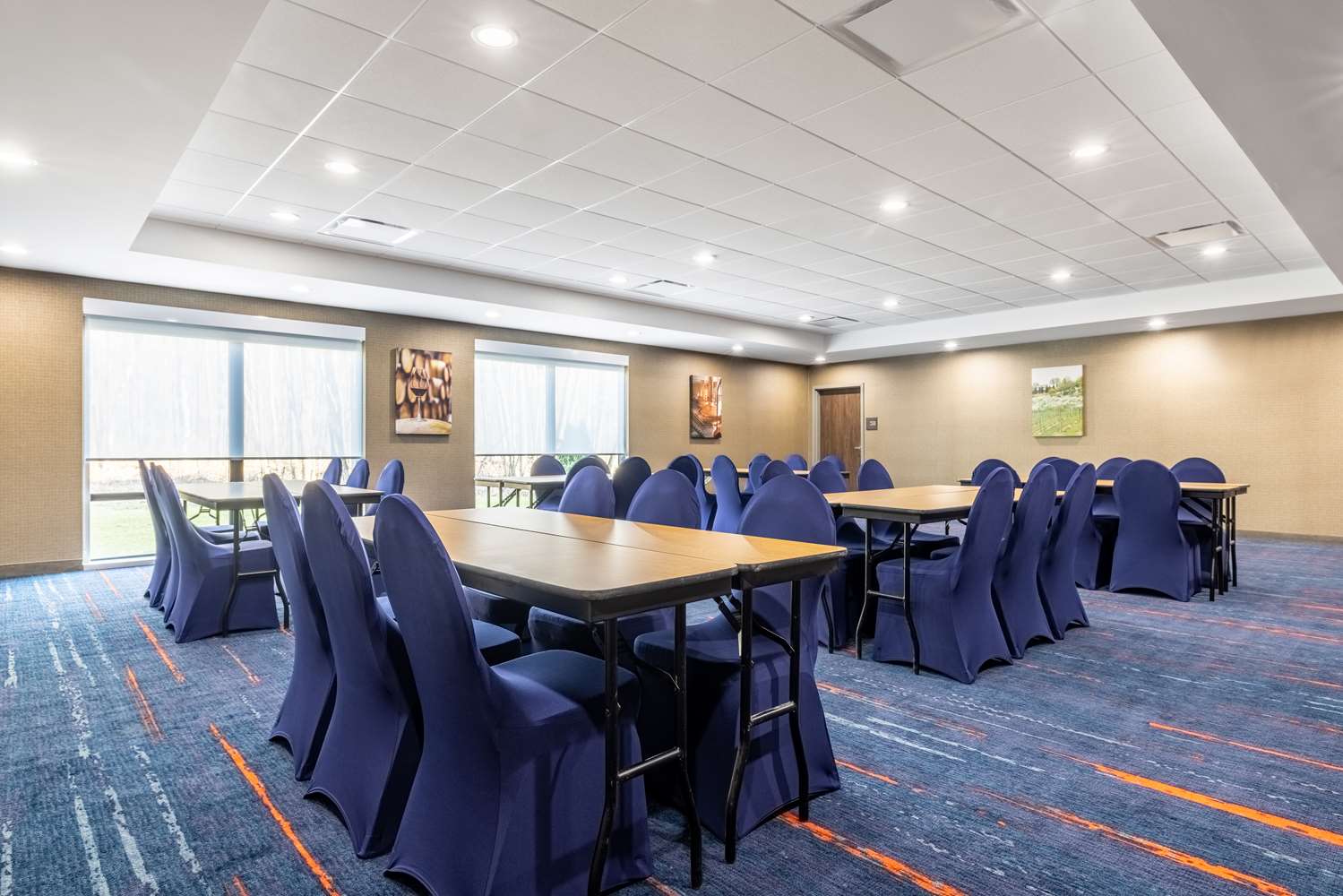 hampton inn and suites benton harbor