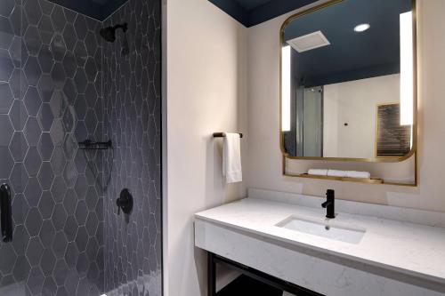 courtyard by marriott cincinnati downtown