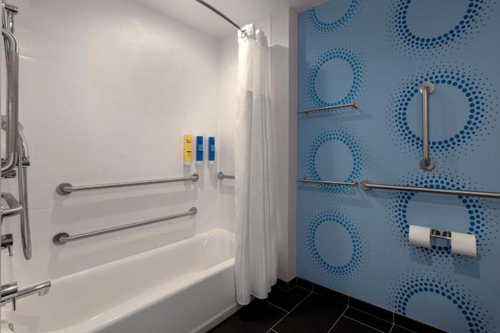 tru by hilton atlanta galleria ballpark