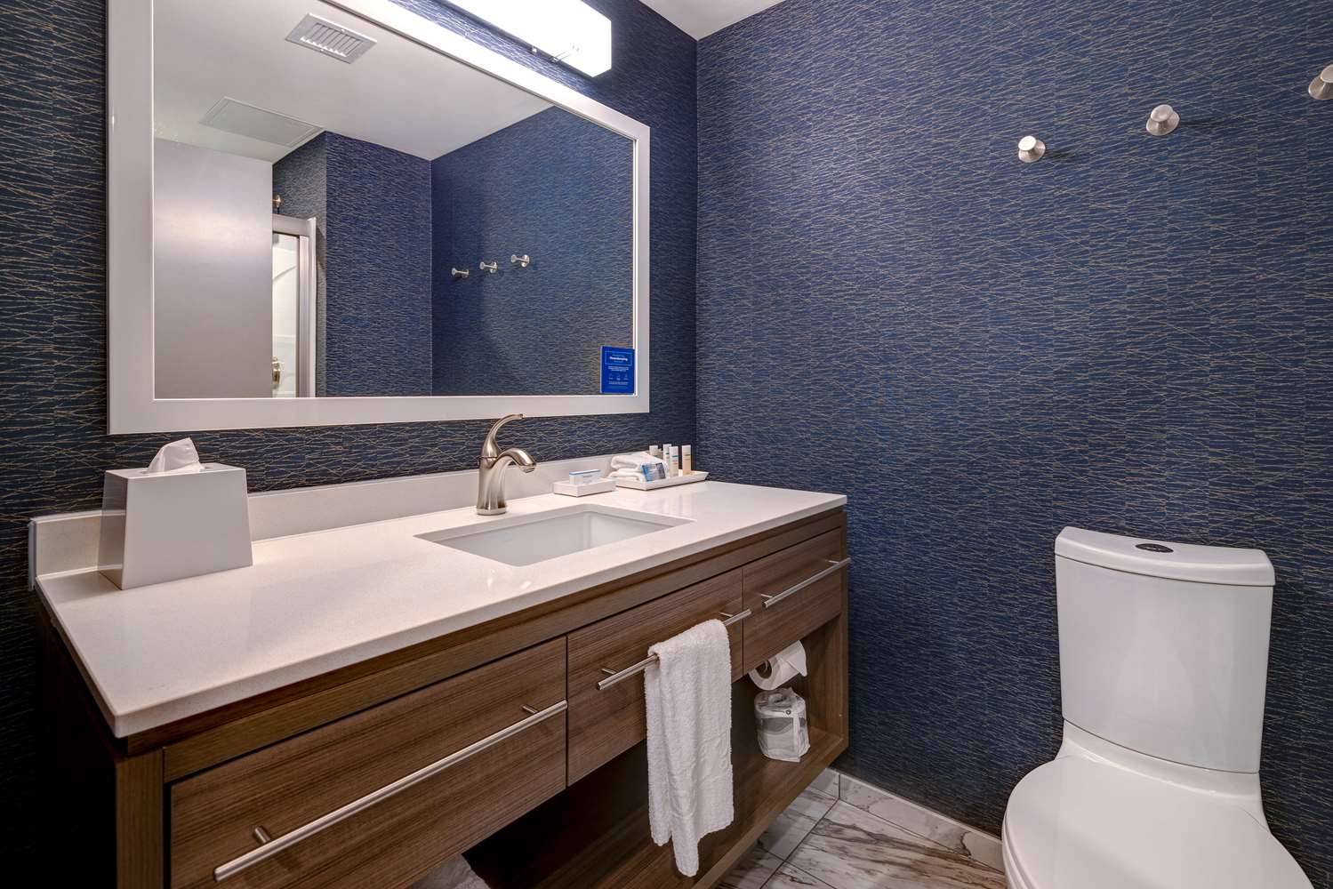 home2 suites downtown nashville metrocenter