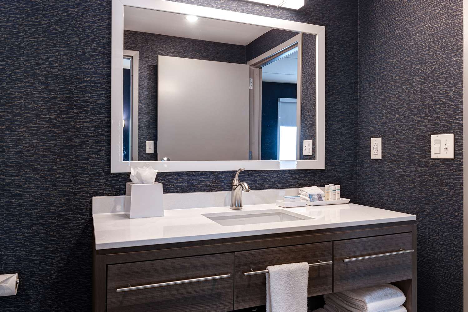 home2 suites downtown nashville metrocenter