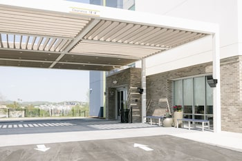 home2 suites downtown nashville metrocenter