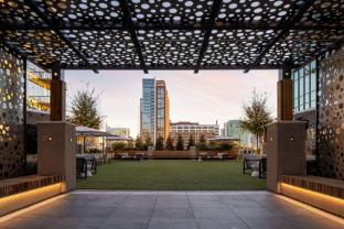epicurean atlanta autograph collection