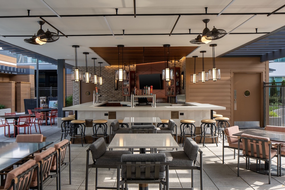 epicurean atlanta autograph collection
