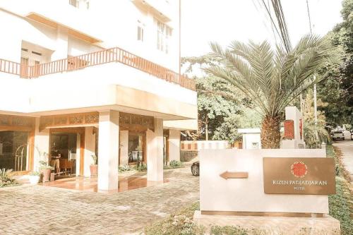 rizen padjadjaran hotel
