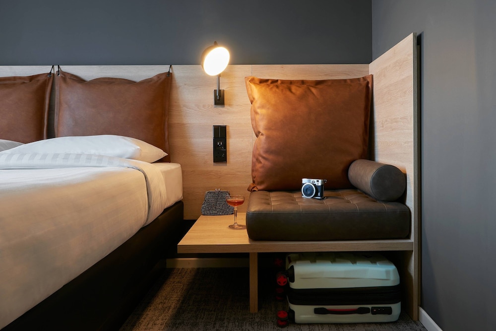 moxy edinburgh fountainbridge