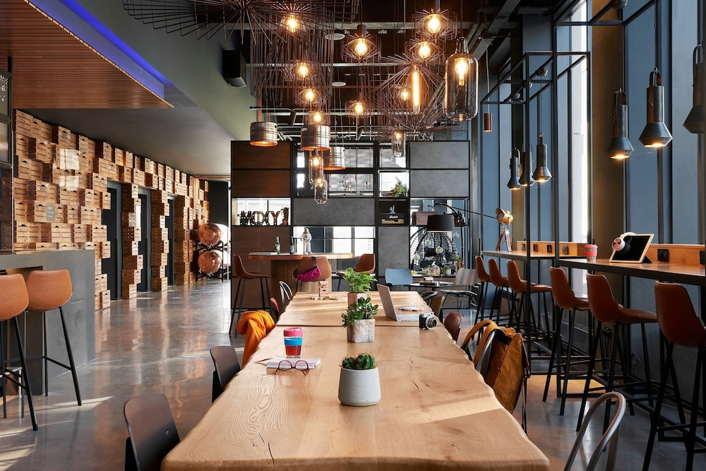 moxy edinburgh fountainbridge
