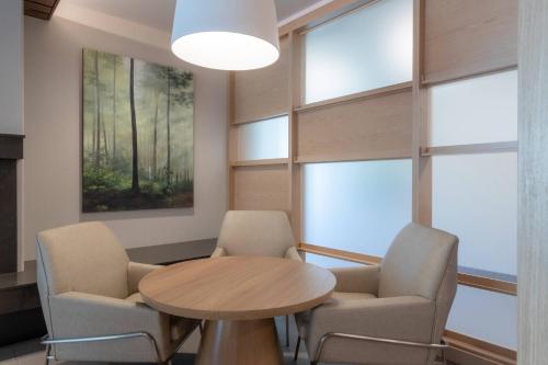 fairfield inn and suites by marriott revelstoke