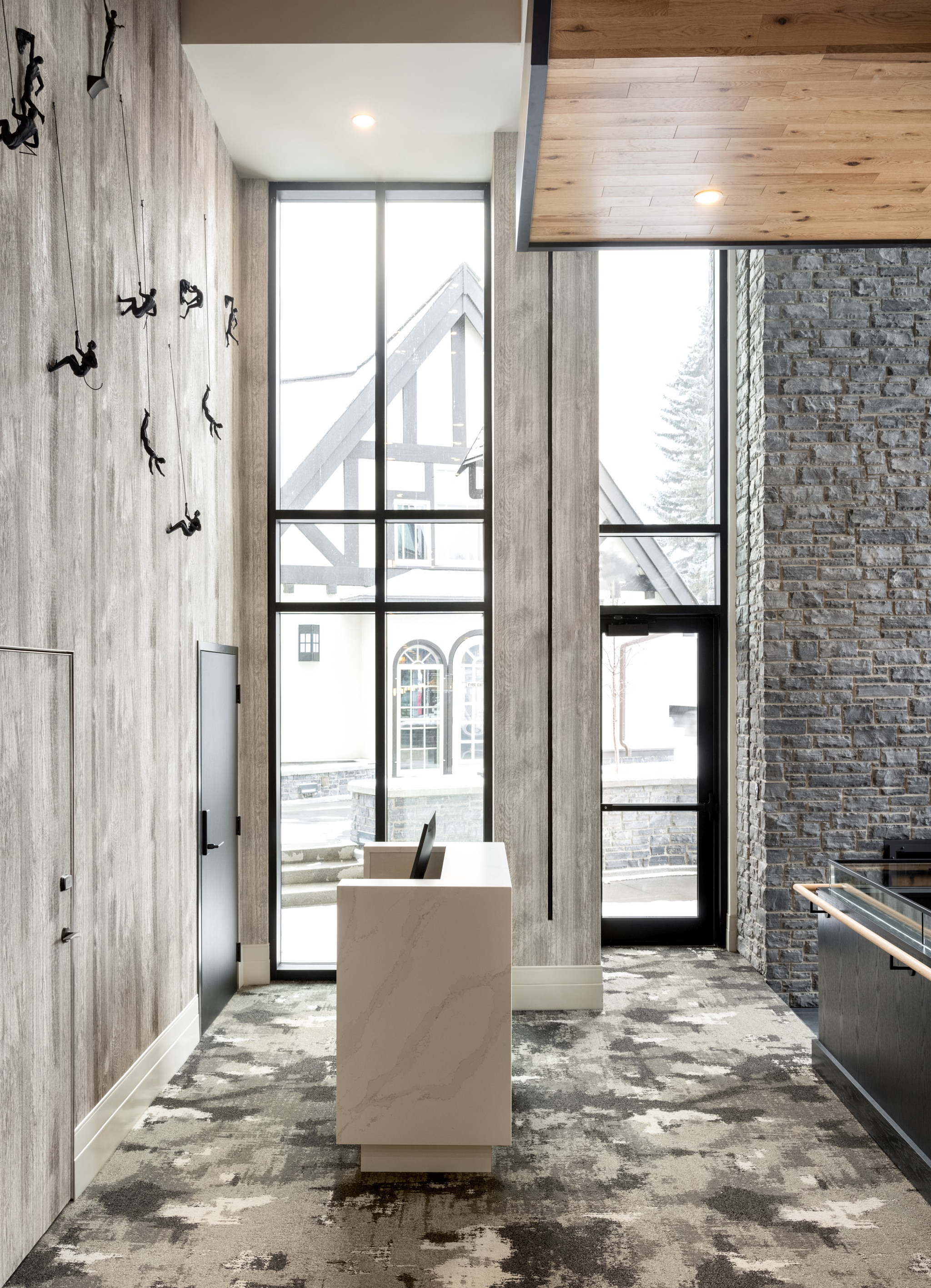 peaks hotel and suites