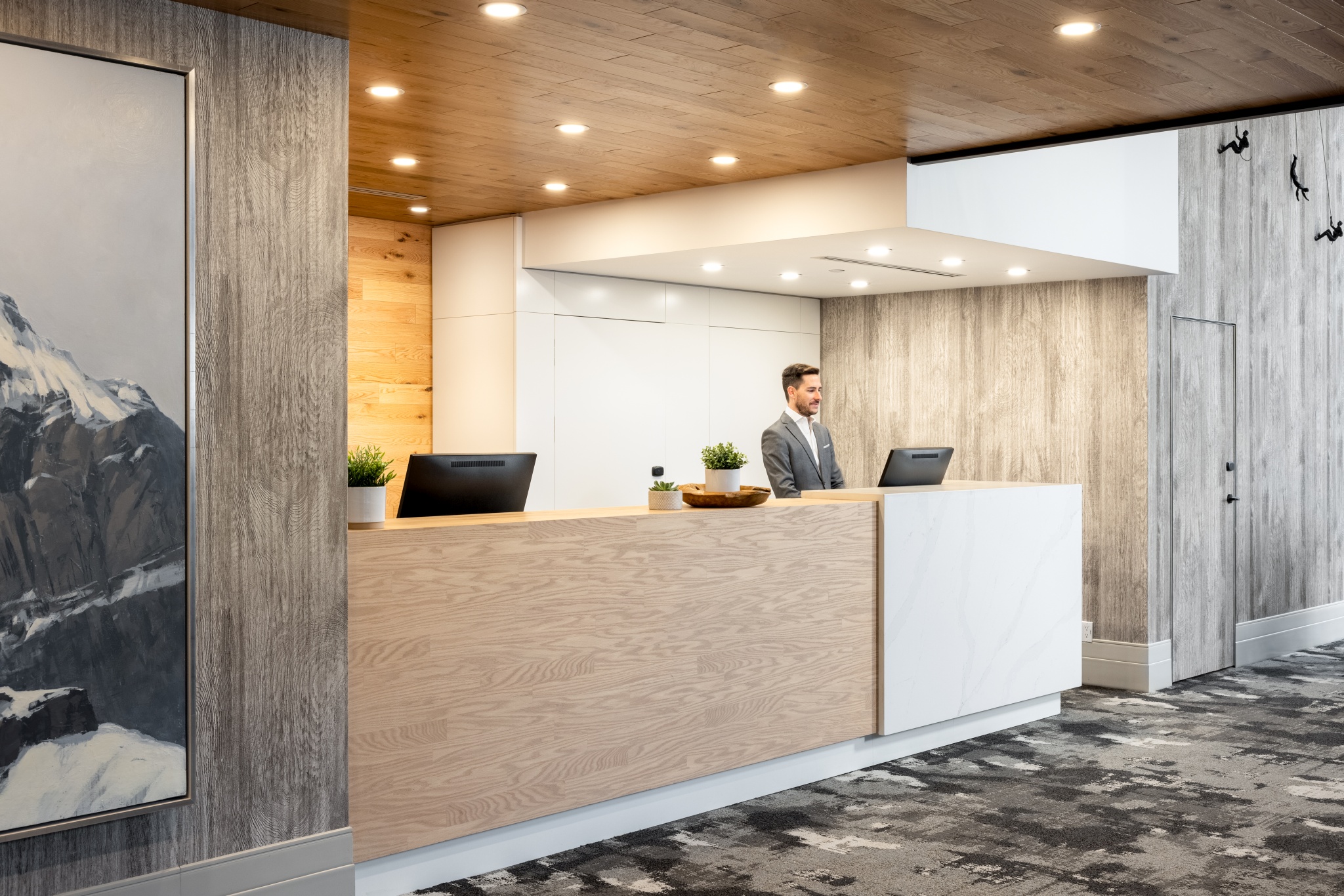 peaks hotel and suites