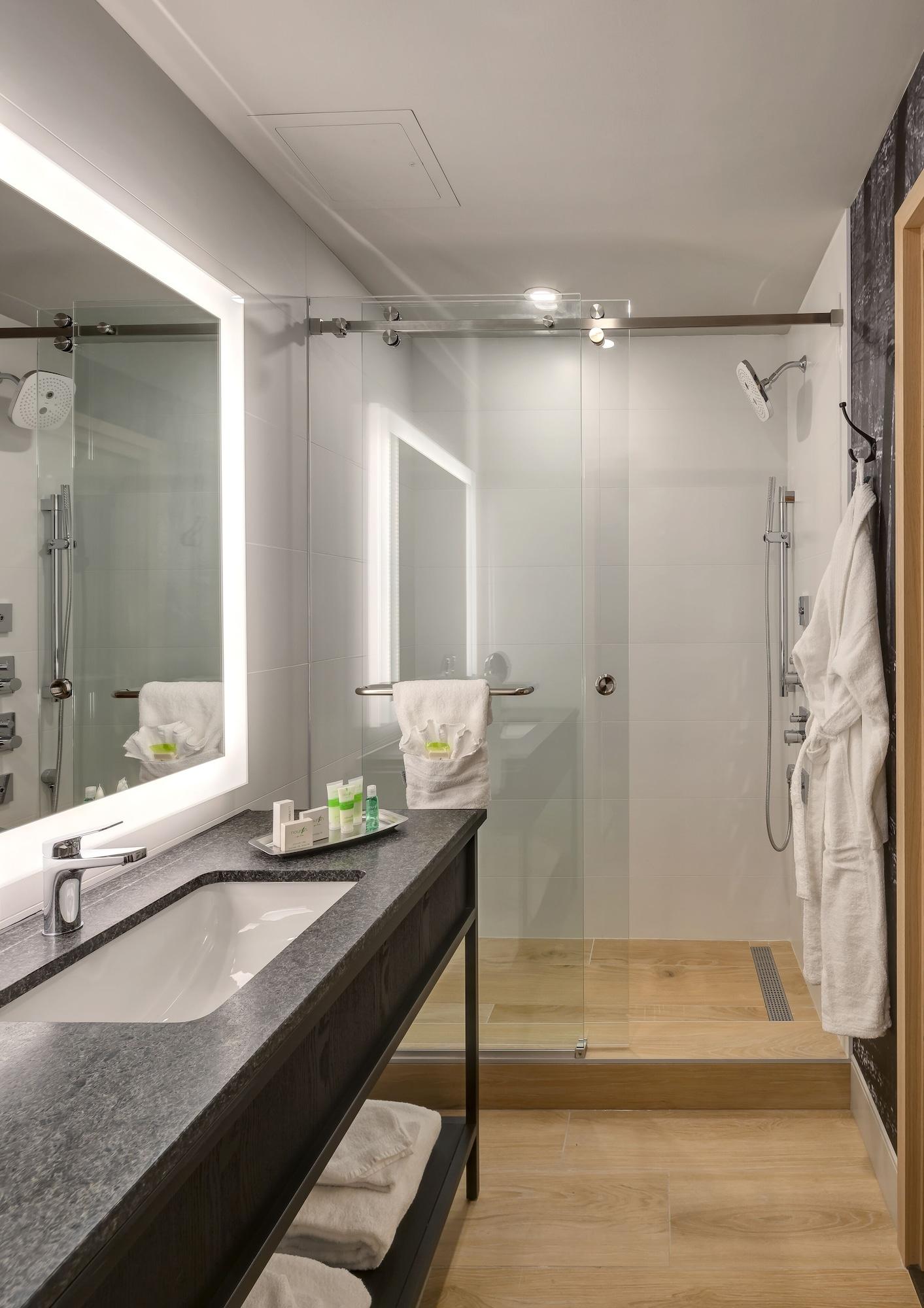 peaks hotel and suites