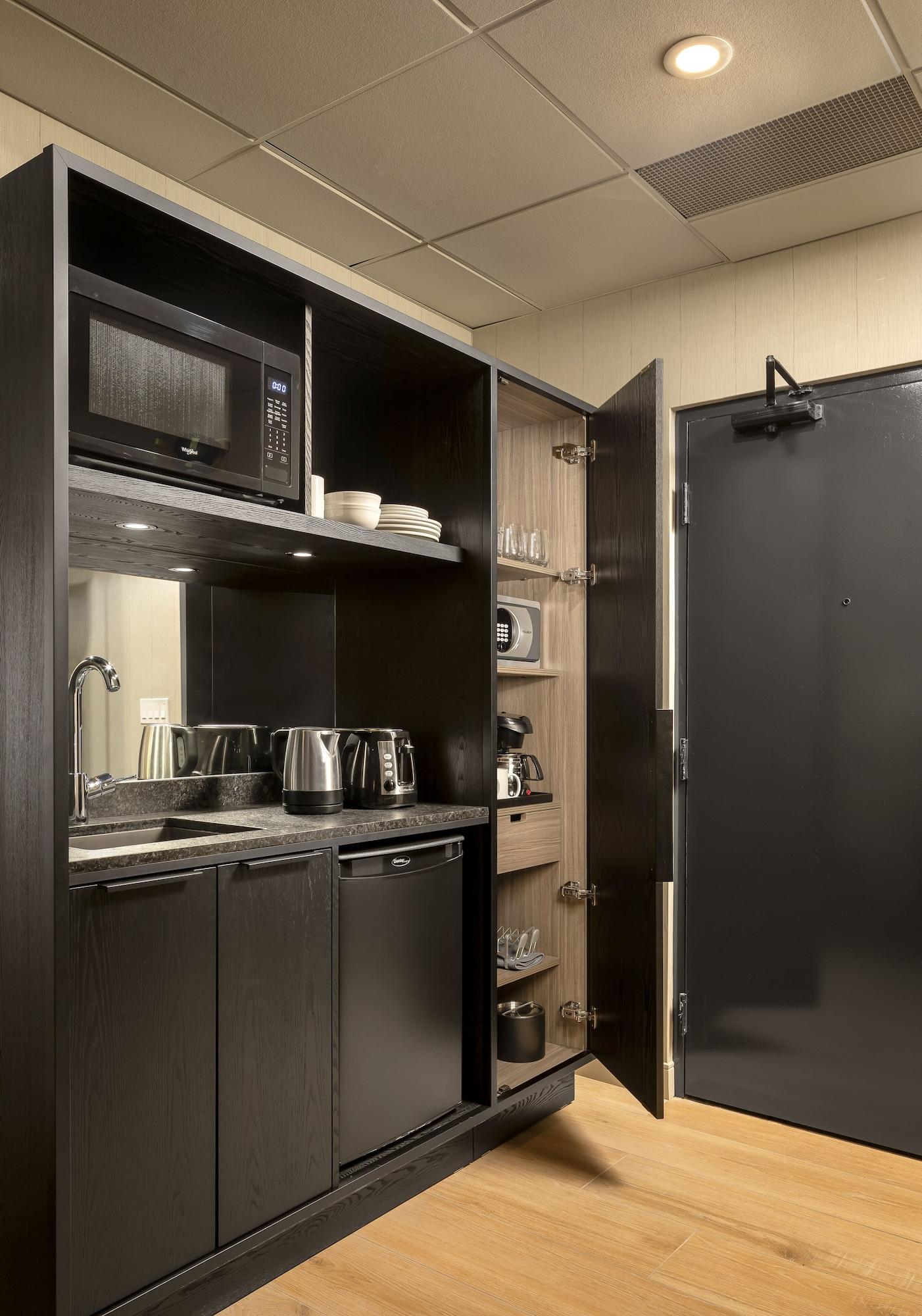 peaks hotel and suites