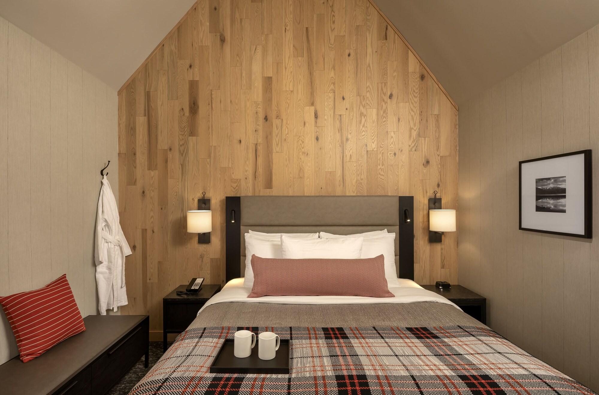 peaks hotel and suites