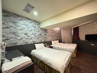 crystal city hotel