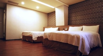 crystal city hotel