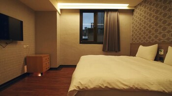 crystal city hotel