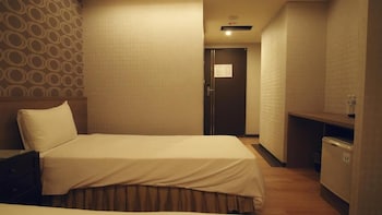 crystal city hotel