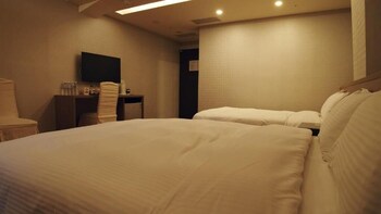 crystal city hotel