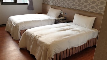 crystal city hotel