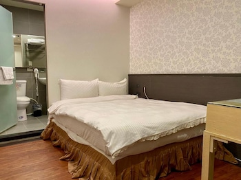 crystal city hotel