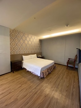 crystal city hotel